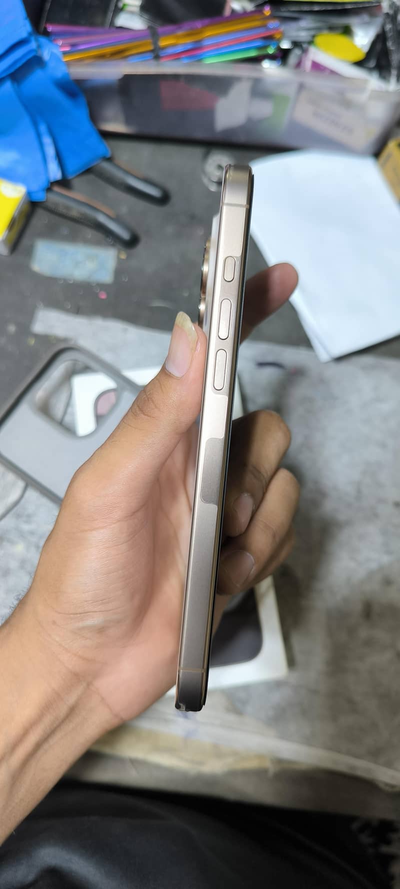 Apple iPhone 16 Pro Max 2