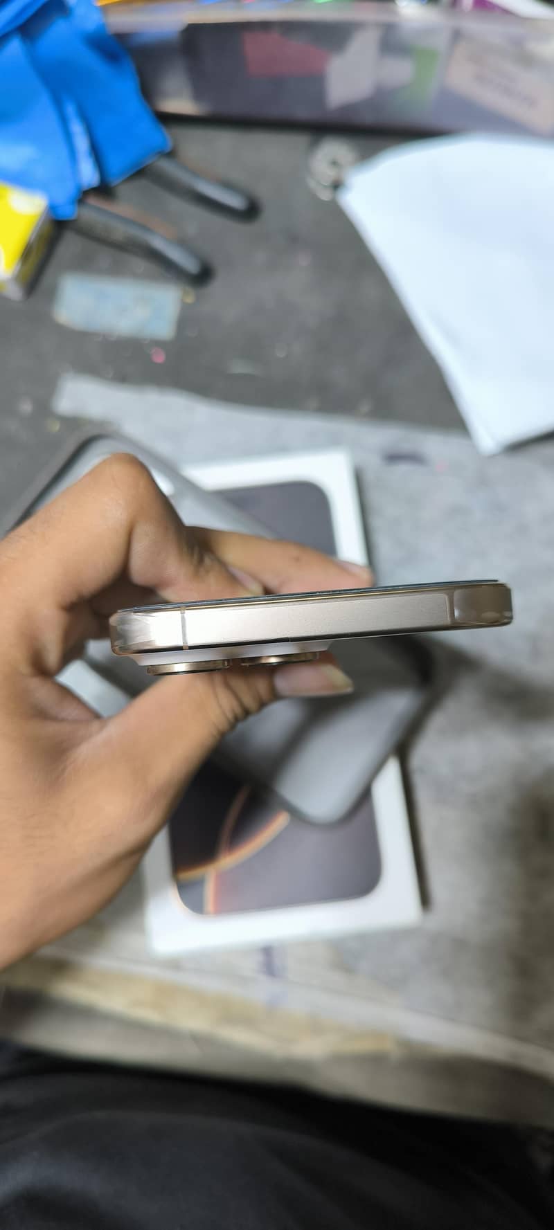 Apple iPhone 16 Pro Max 5