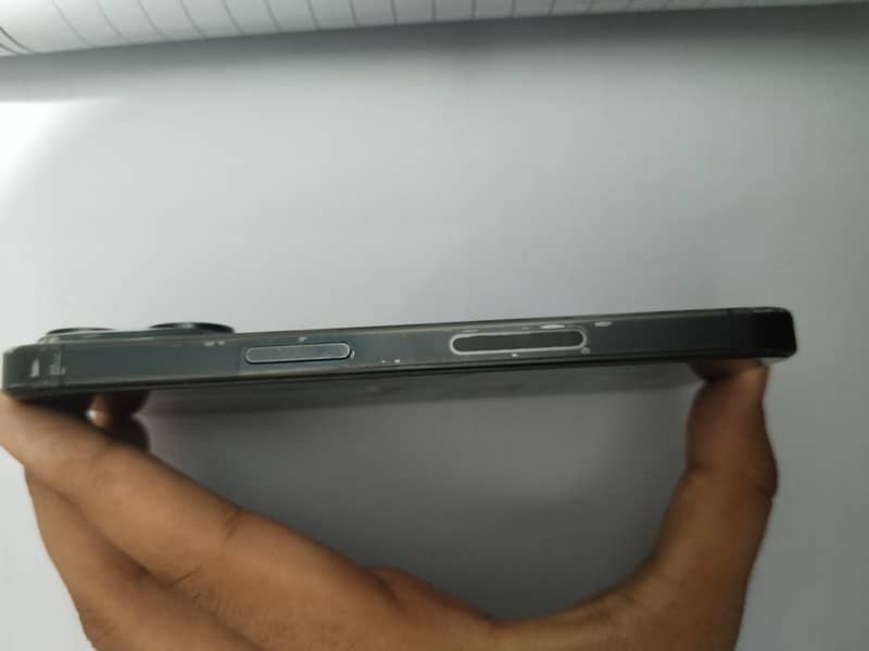 Apple iPhone 15 Pro 4