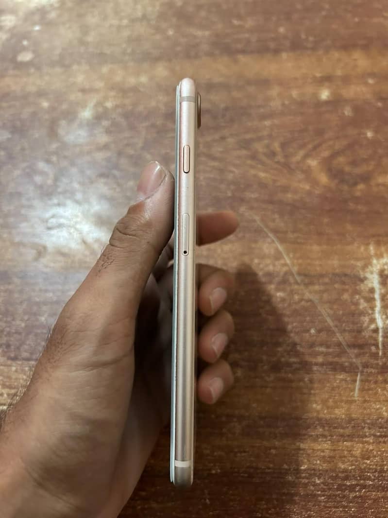 Apple iPhone 8 Plus 2