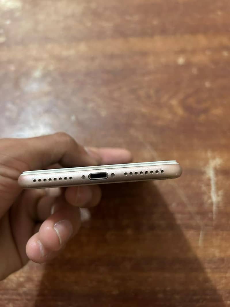 Apple iPhone 8 Plus 3