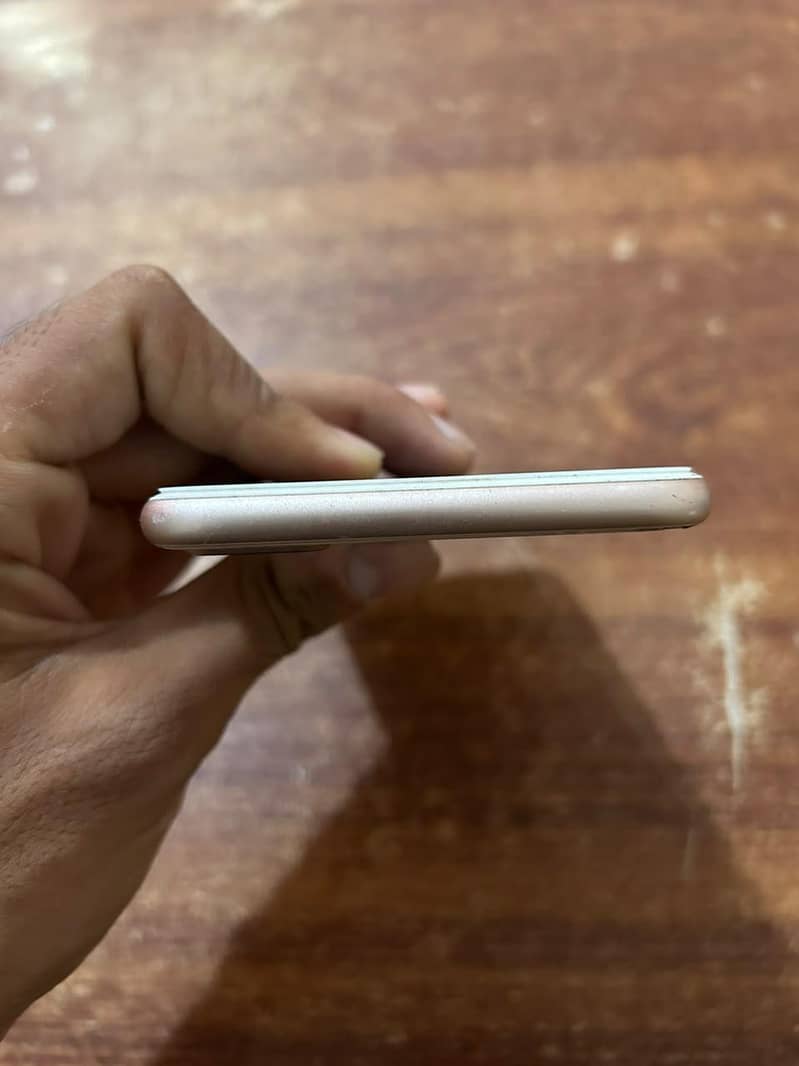 Apple iPhone 8 Plus 4