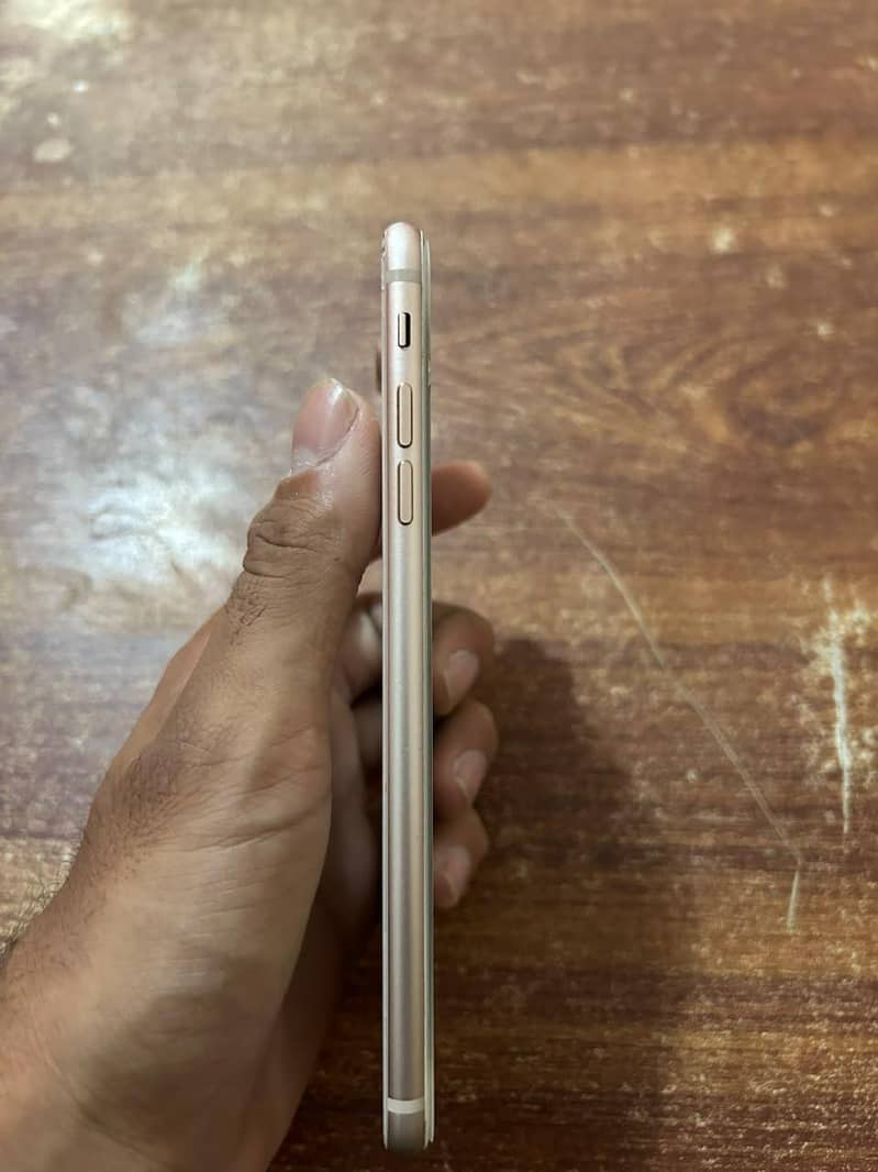 Apple iPhone 8 Plus 5