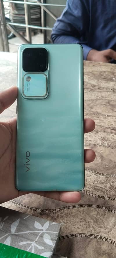 Vivo V30