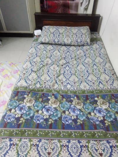 single bed , Almirah