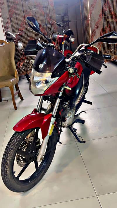 * Yamaha YBR 125 Neat & Clean genuine condition first owner