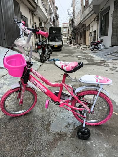 new kids cycle hai only 1 week are used