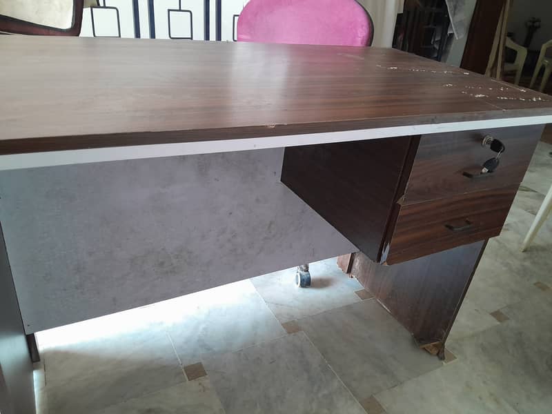 Office table . Workstation 2