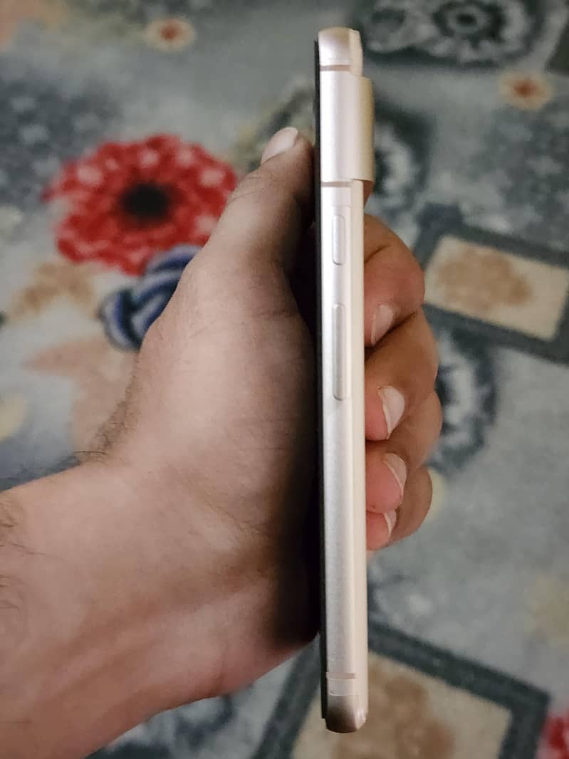 Google Pixel 8 2