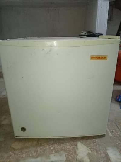 ​Super National Mini Fridge