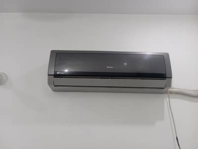Gree 1 Ton AC