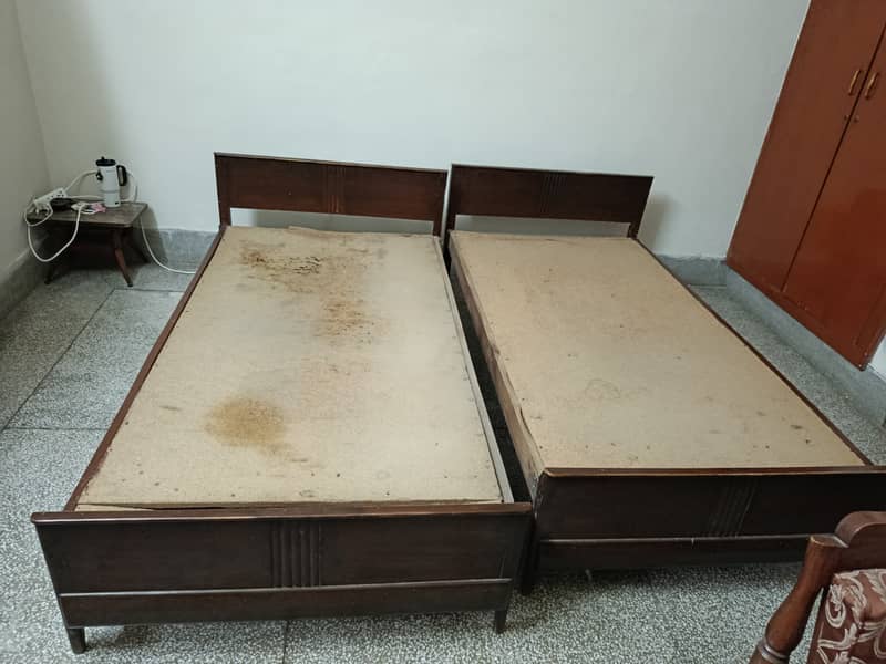 Single bed 0