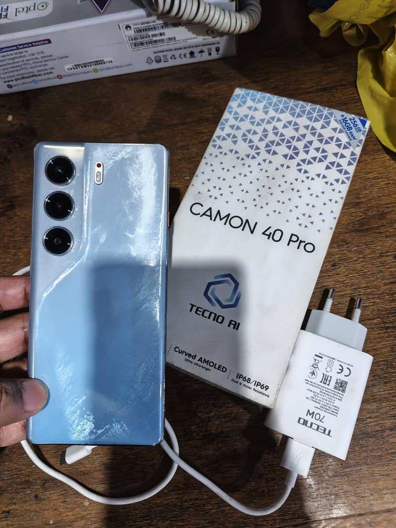 Tecno CAMON 40 Pro 0