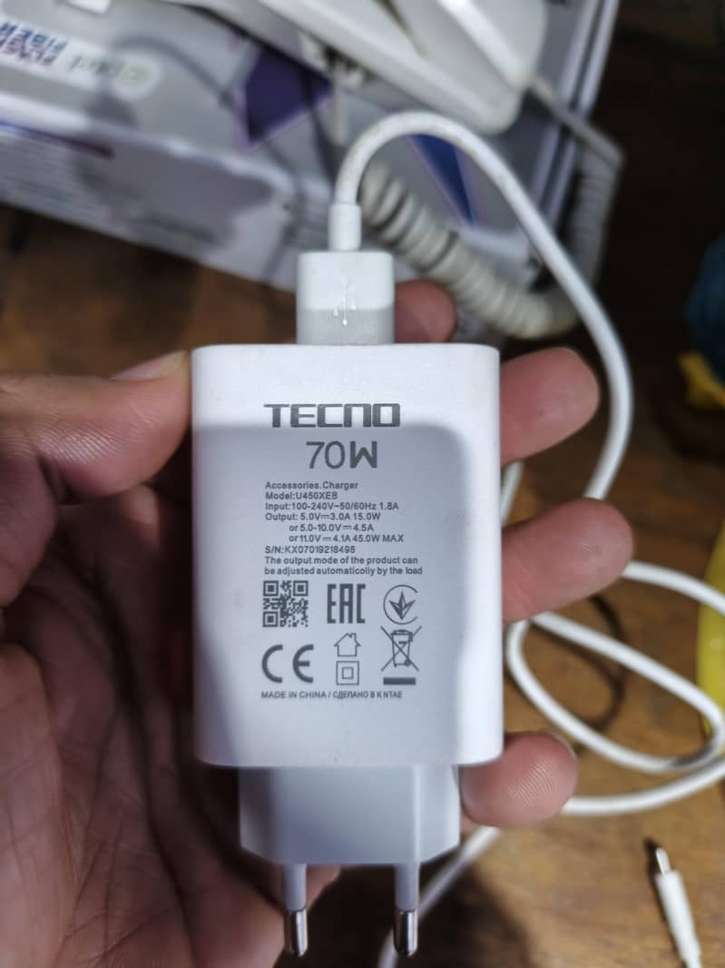 Tecno CAMON 40 Pro 1