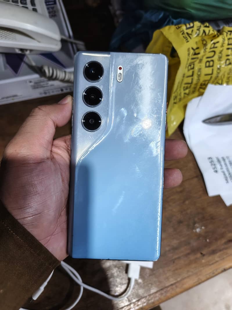 Tecno CAMON 40 Pro 2