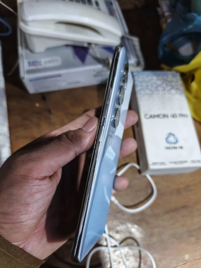Tecno CAMON 40 Pro 4