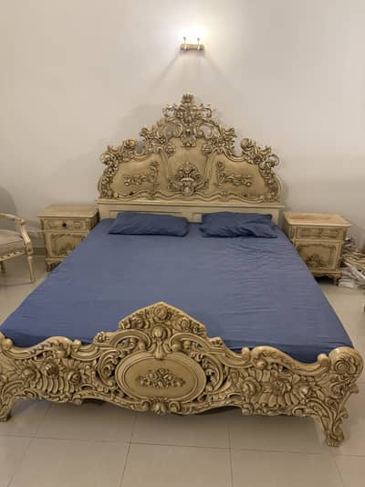 Elegant Chiniot-Style Sheesham Wood Bed Set (7 Pieces) - Rs 200,000