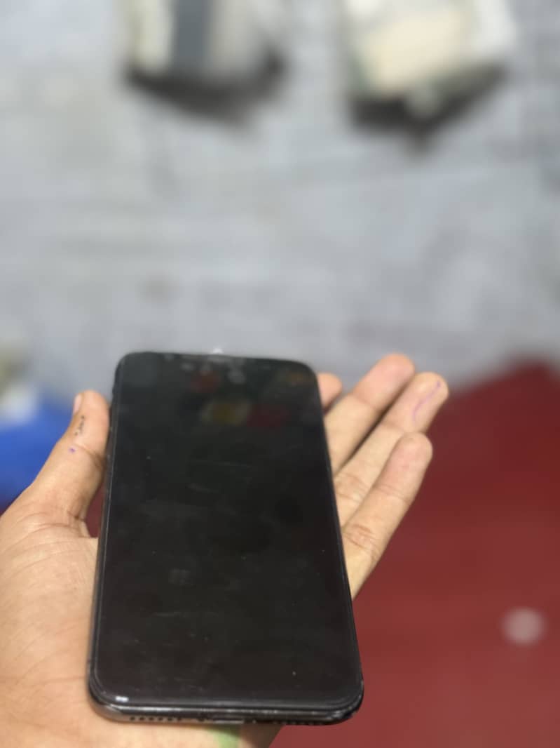 Apple iPhone X 5
