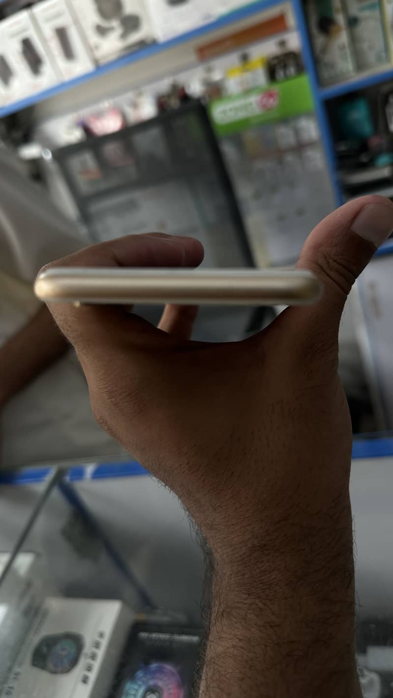 Apple iPhone 6 6
