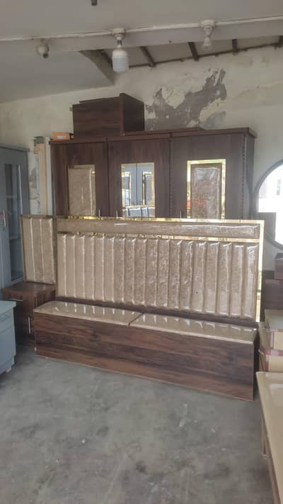 Bedroom set four piece patex