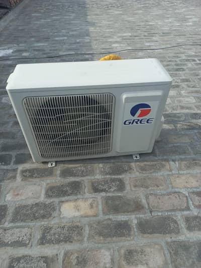 1 ton gree AC mint condition for sale