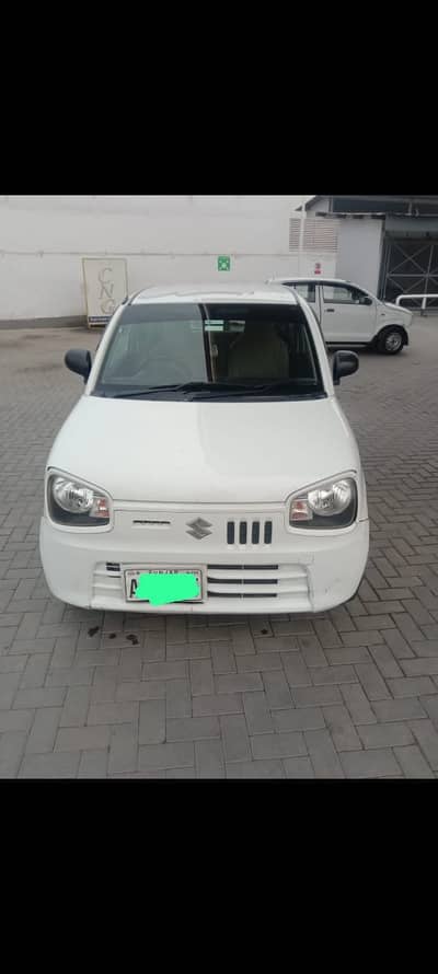 Suzuki Alto k leay driver ke zarurt hy