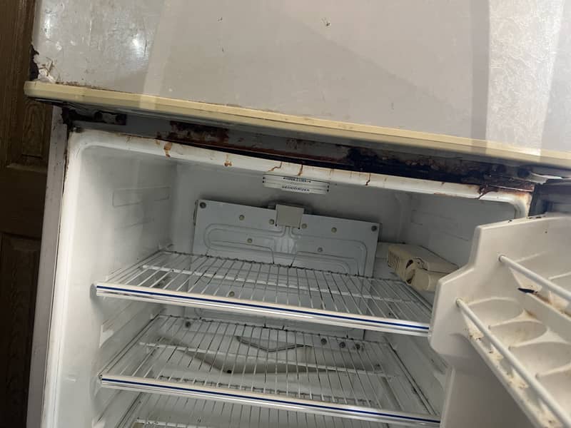 Dawlance refrigerator 0