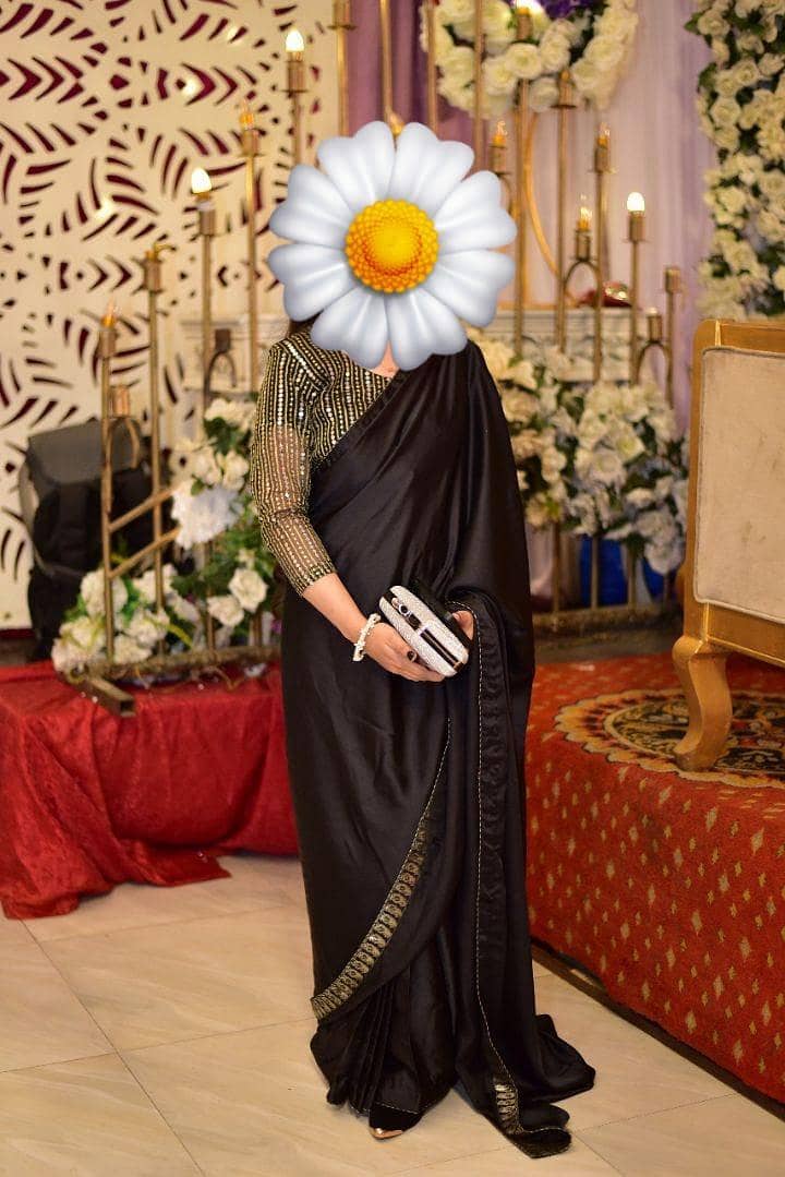 black sareee 1
