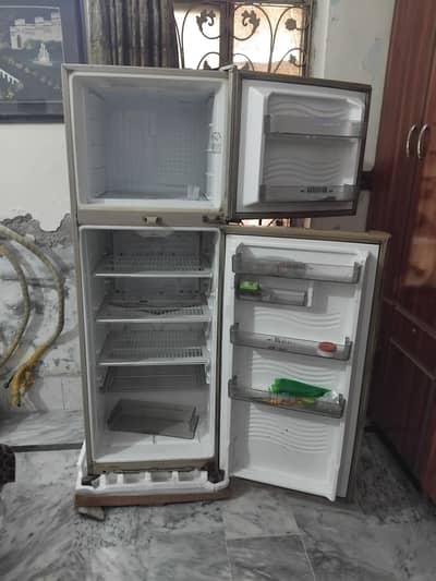 Dawlance  Fridge.