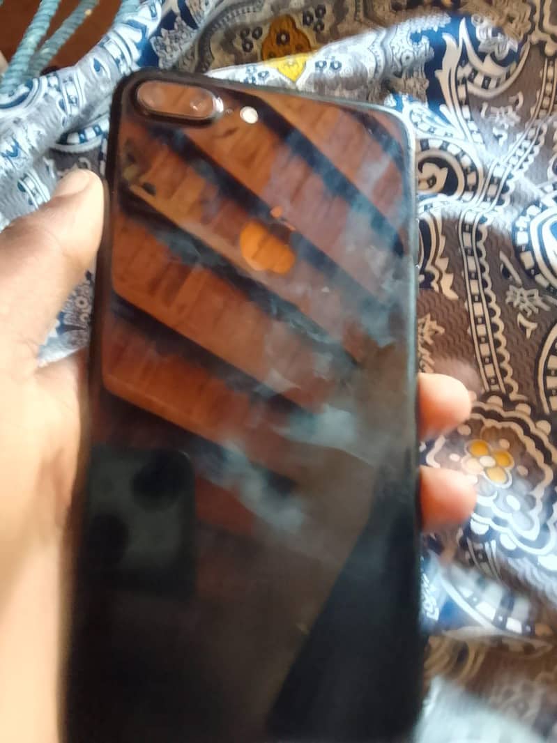 Apple iPhone 7 Plus 1