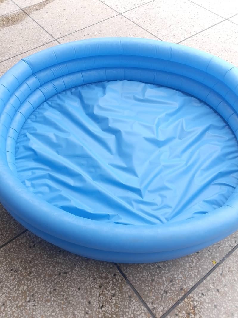 large swimming pool 0