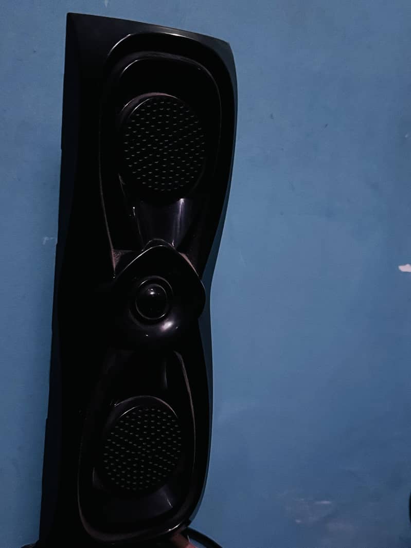 Bluetooth baser and speaker 4