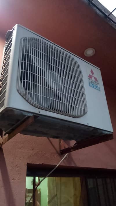 mitsubishi  1 ton urgent sale