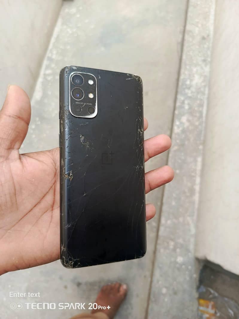 One Plus 9R 1