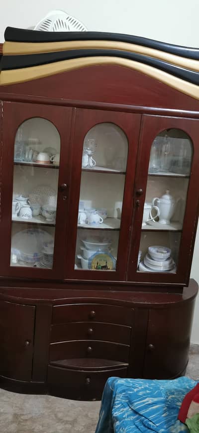 show case and Dressing table
