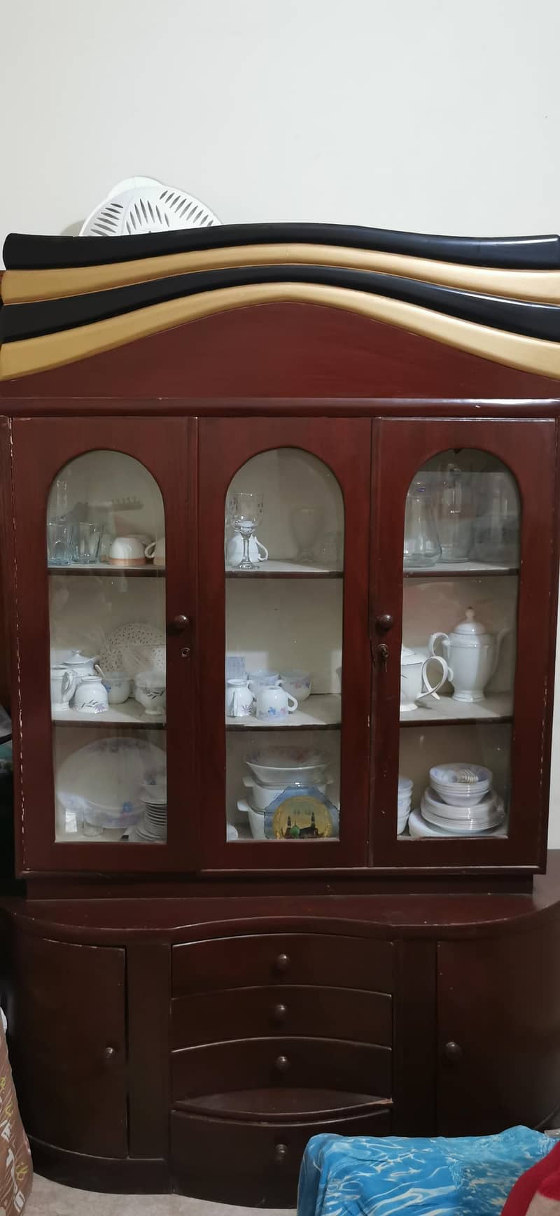 show case and Dressing table 3