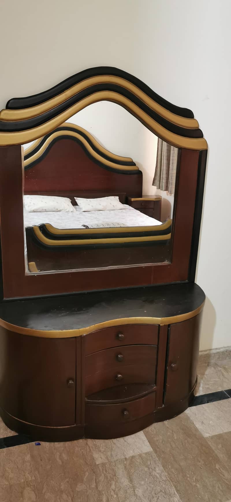 show case and Dressing table 6