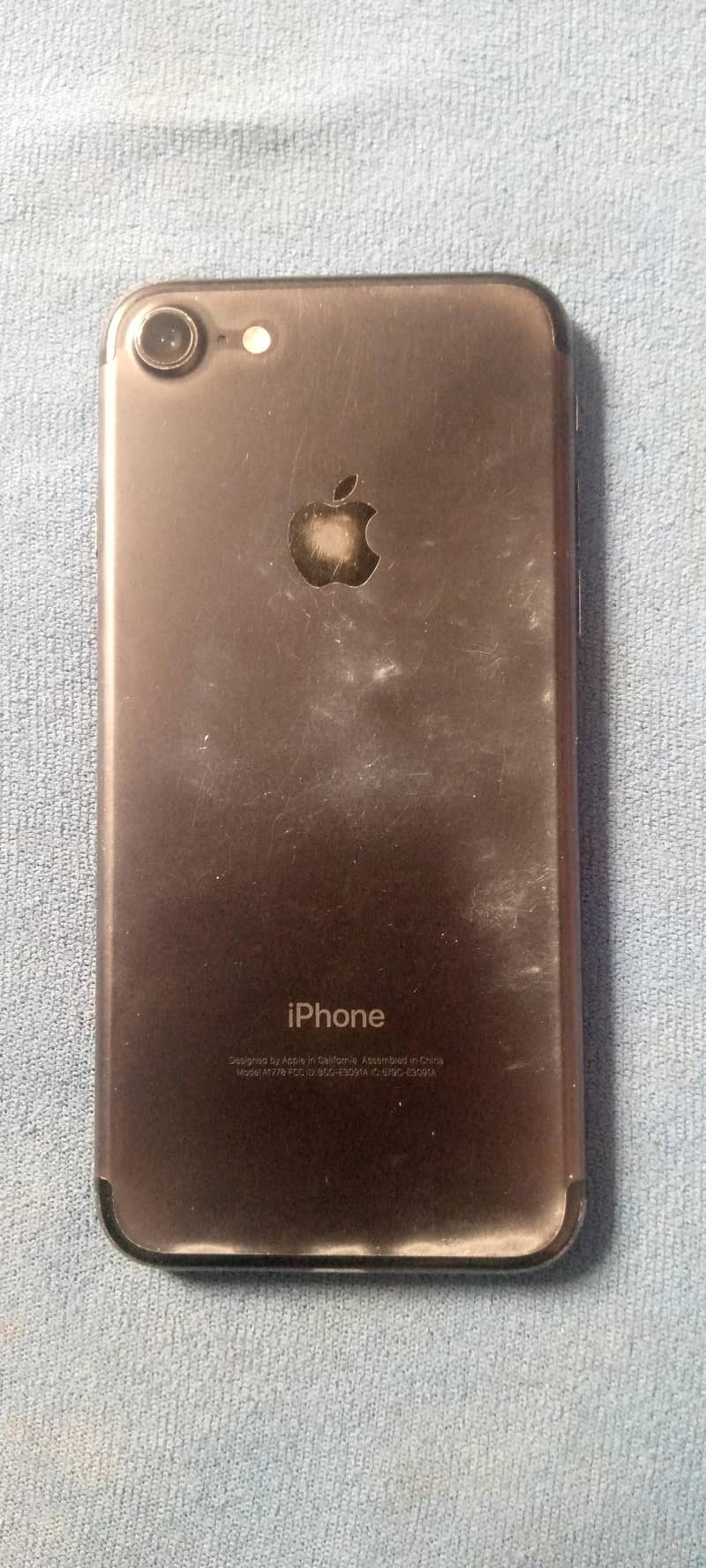 Apple iPhone 7 0