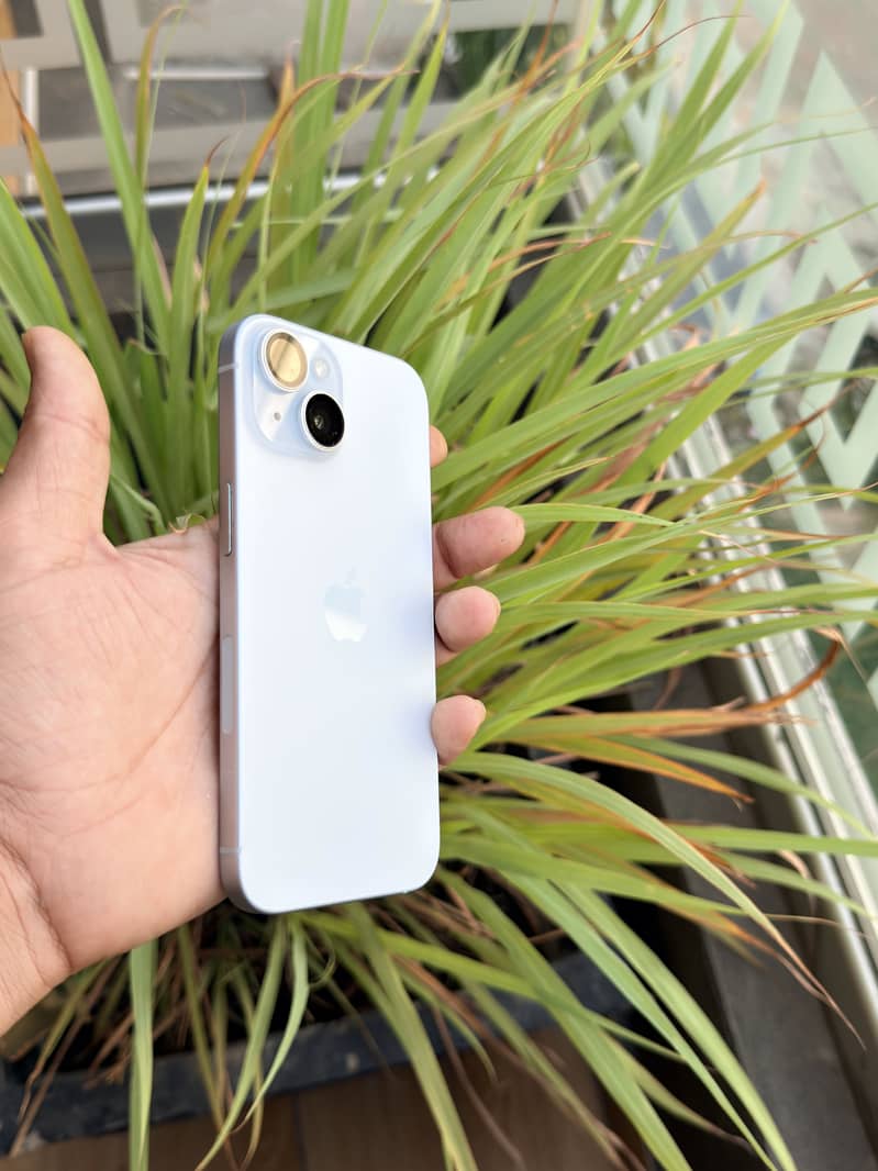 Apple iPhone 15 5