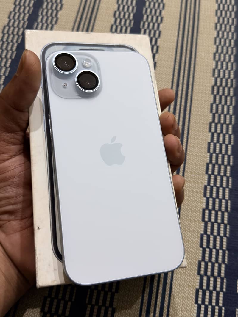 Apple iPhone 15 9
