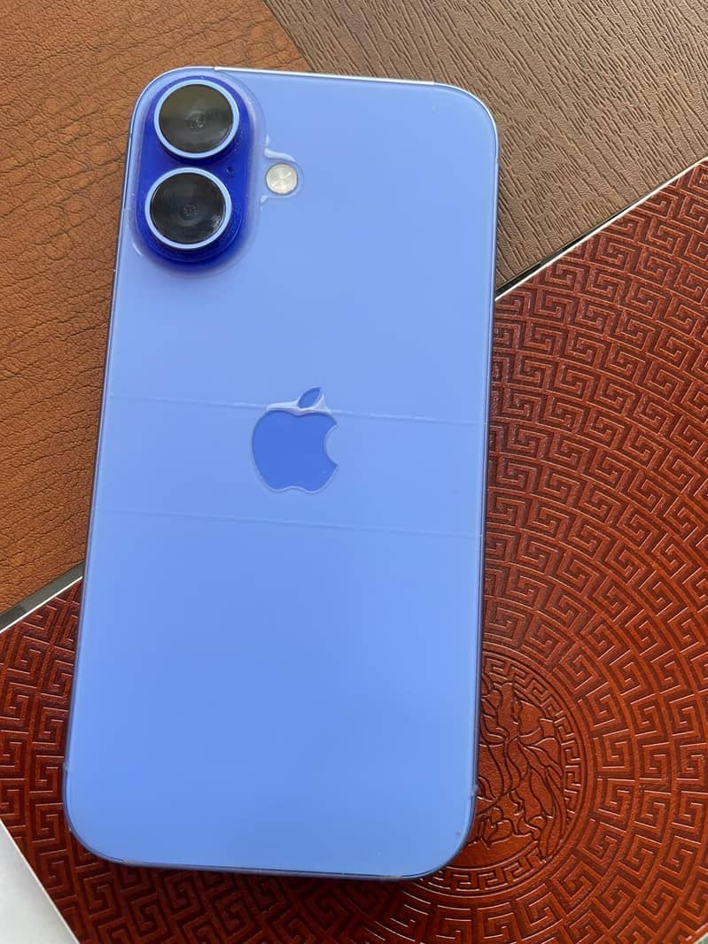 Apple iPhone 16 0