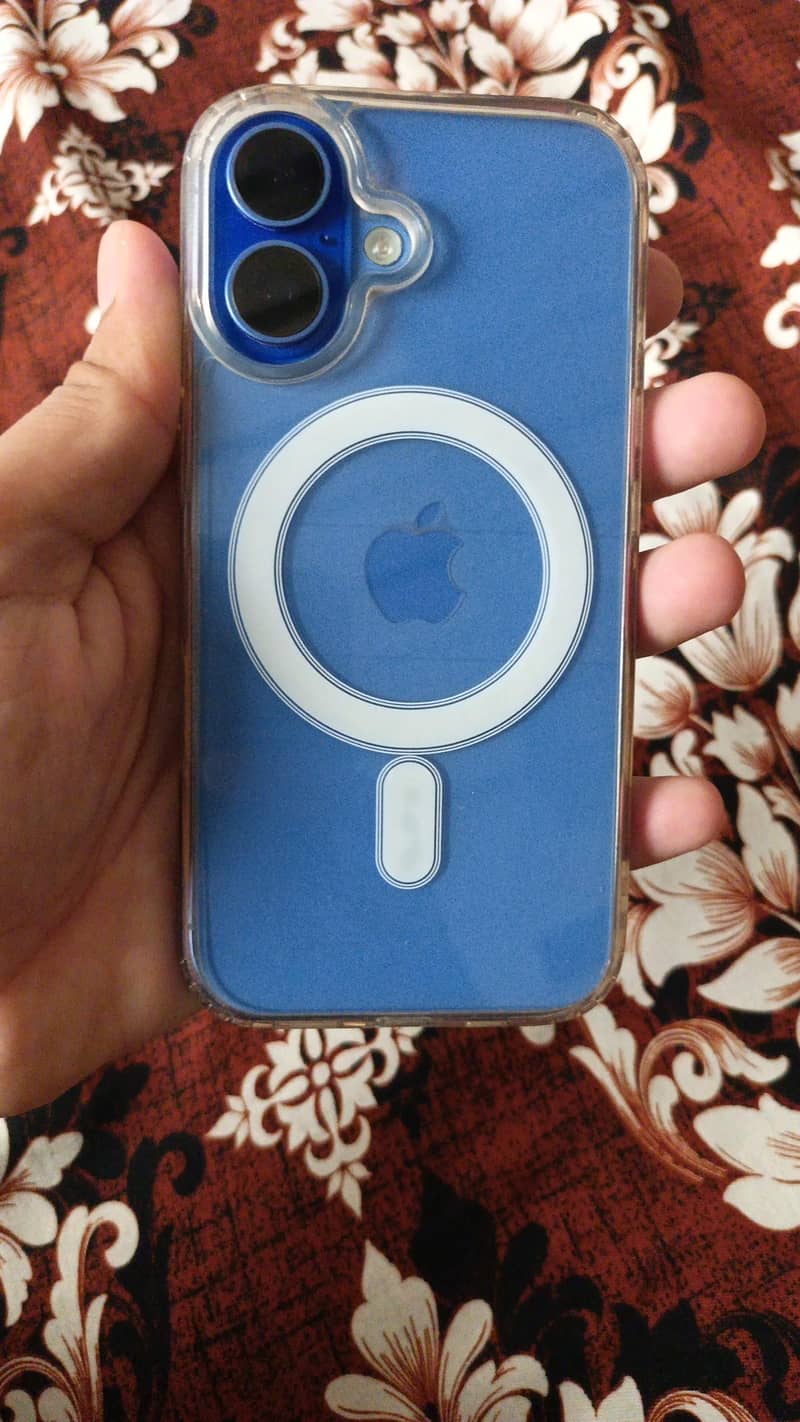 Apple iPhone 16 1