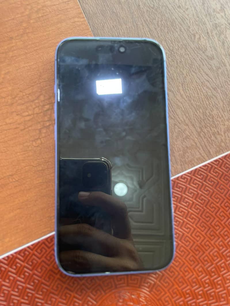 Apple iPhone 16 2