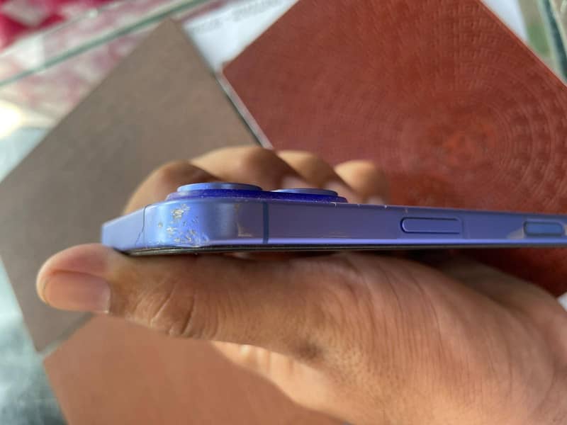Apple iPhone 16 3