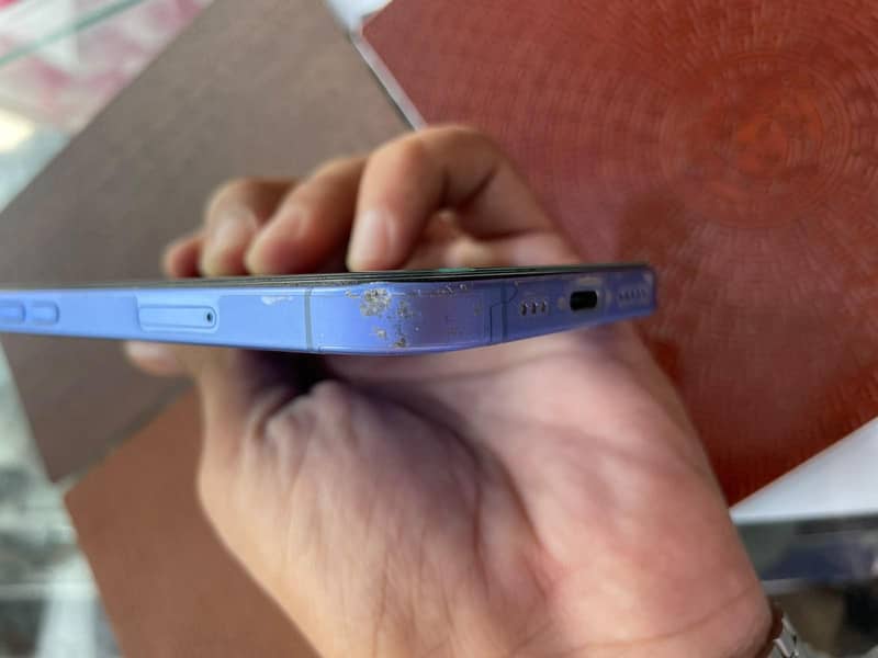 Apple iPhone 16 5