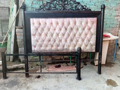 king size dubble bed for sale in good condition.
