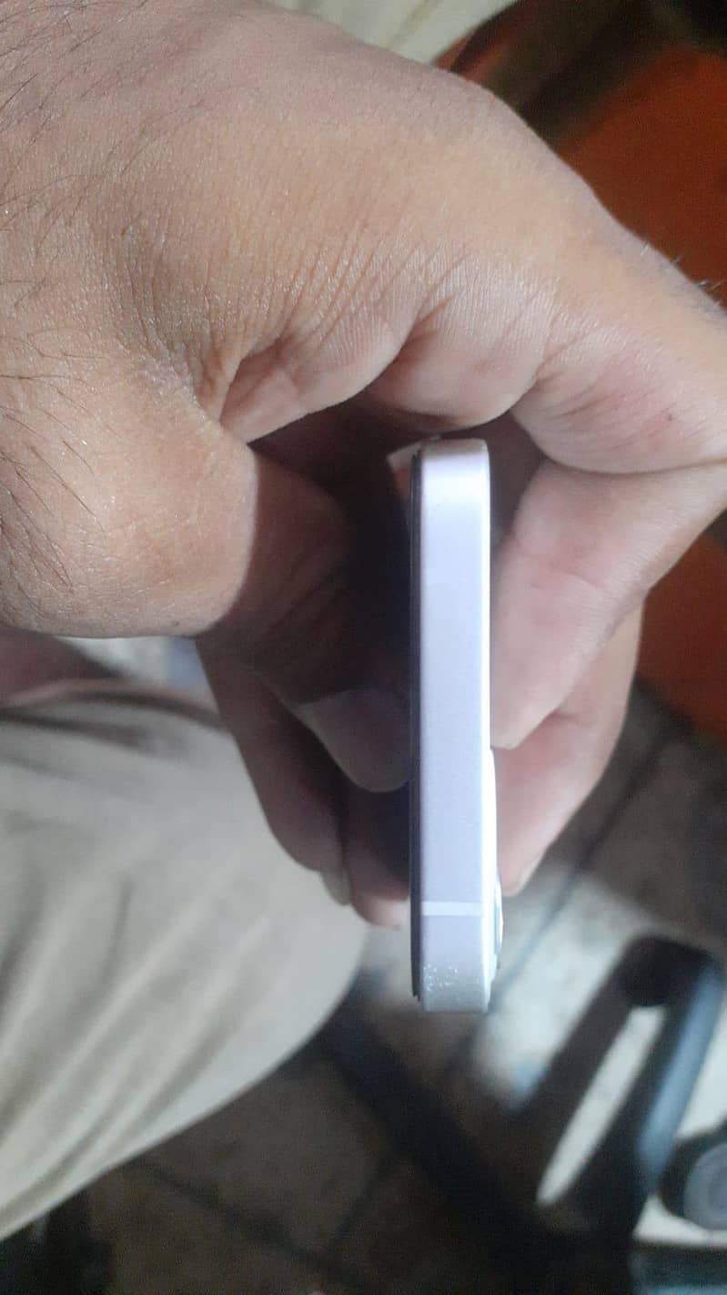 Apple iPhone 12 mini 1