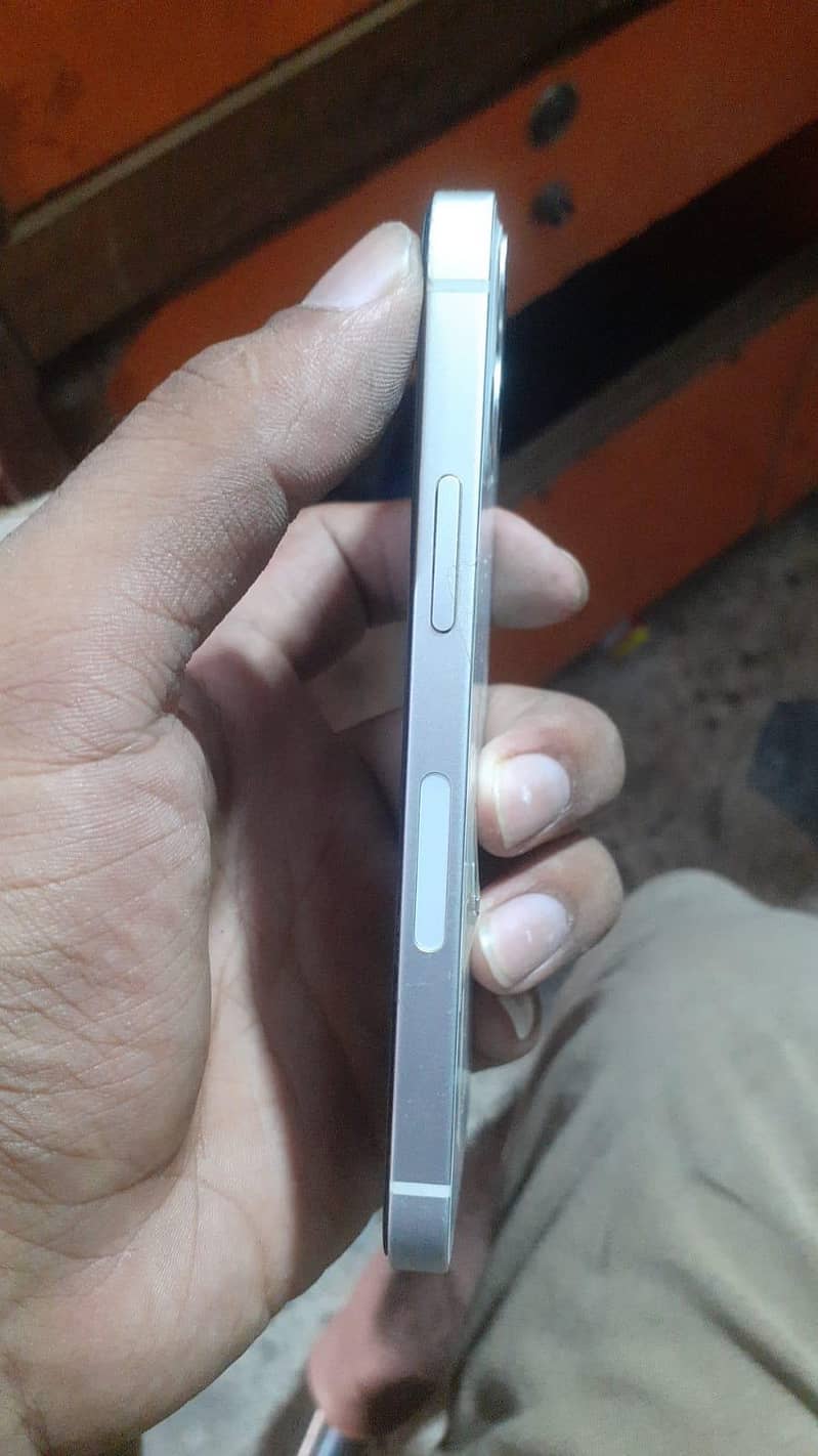 Apple iPhone 12 mini 3