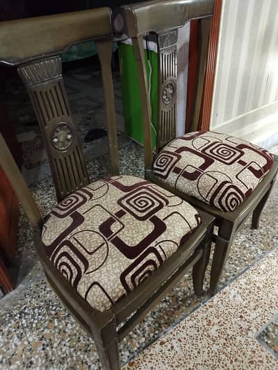 dinning table with 6 chairs
