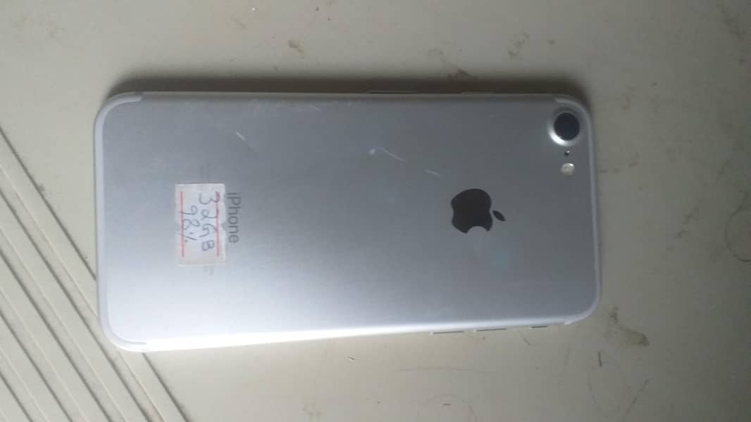 Apple iPhone 7 1